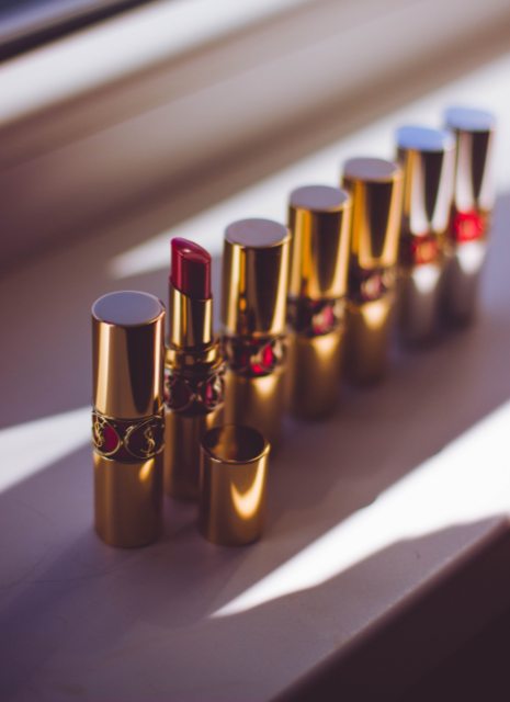 How to Remove Lipstick Stains from Clothes, Skin & Carpets