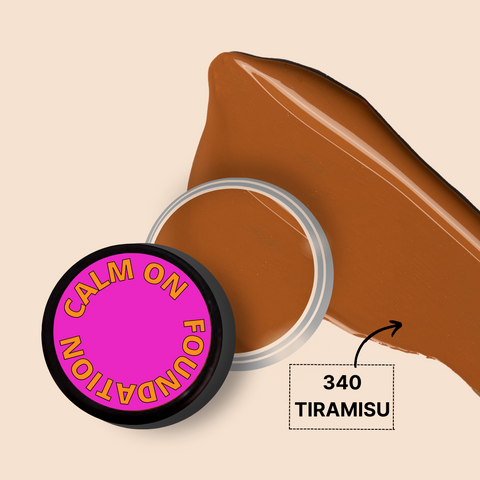 CALM ON FOUNDATION MINI in Tiramisu shade, creamy texture swatch.