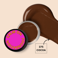 CALM ON FOUNDATION MINI in shade 375 Cocoa with swatch.